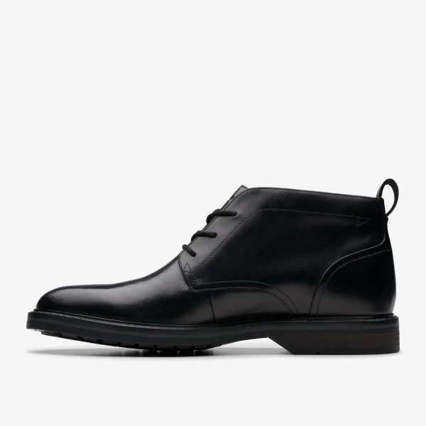 Clarks Aldwin Chukka< Boots | Dress Shoes