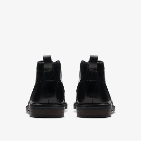 Clarks Aldwin Chukka< Boots | Dress Shoes