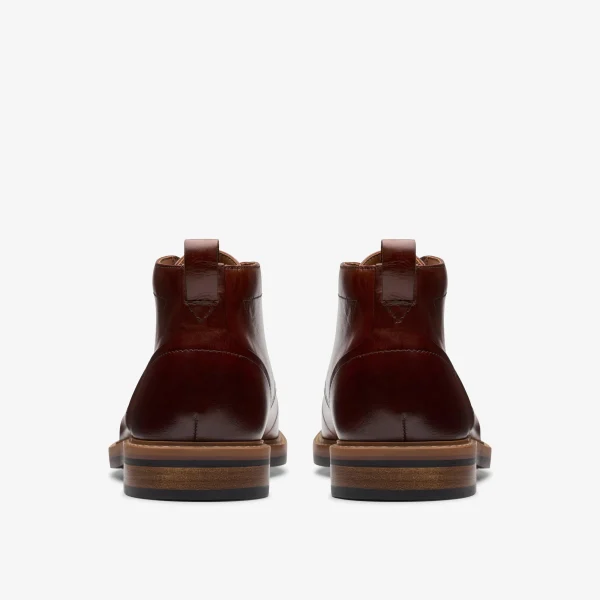 Clarks Aldwin Chukka< Boots | Dress Shoes