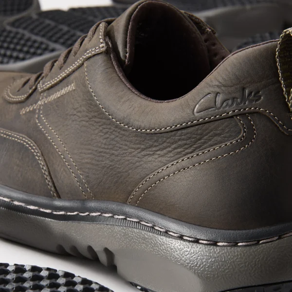 Clarks Pro Lace< Sneakers