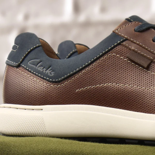 Clarks Mapstone Lace< Sneakers