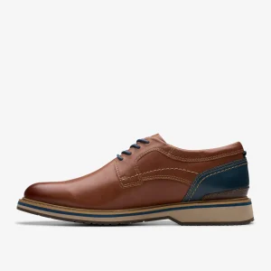 Clarks Monahan Plain< Casual Dress Shoes