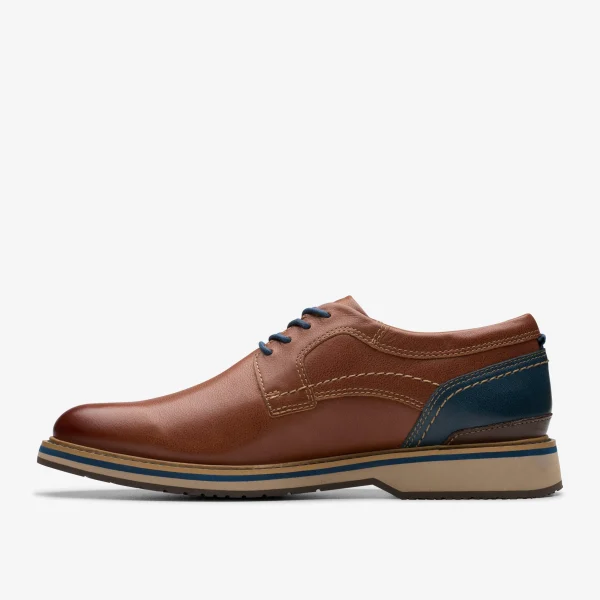 Clarks Monahan Plain< Casual Dress Shoes