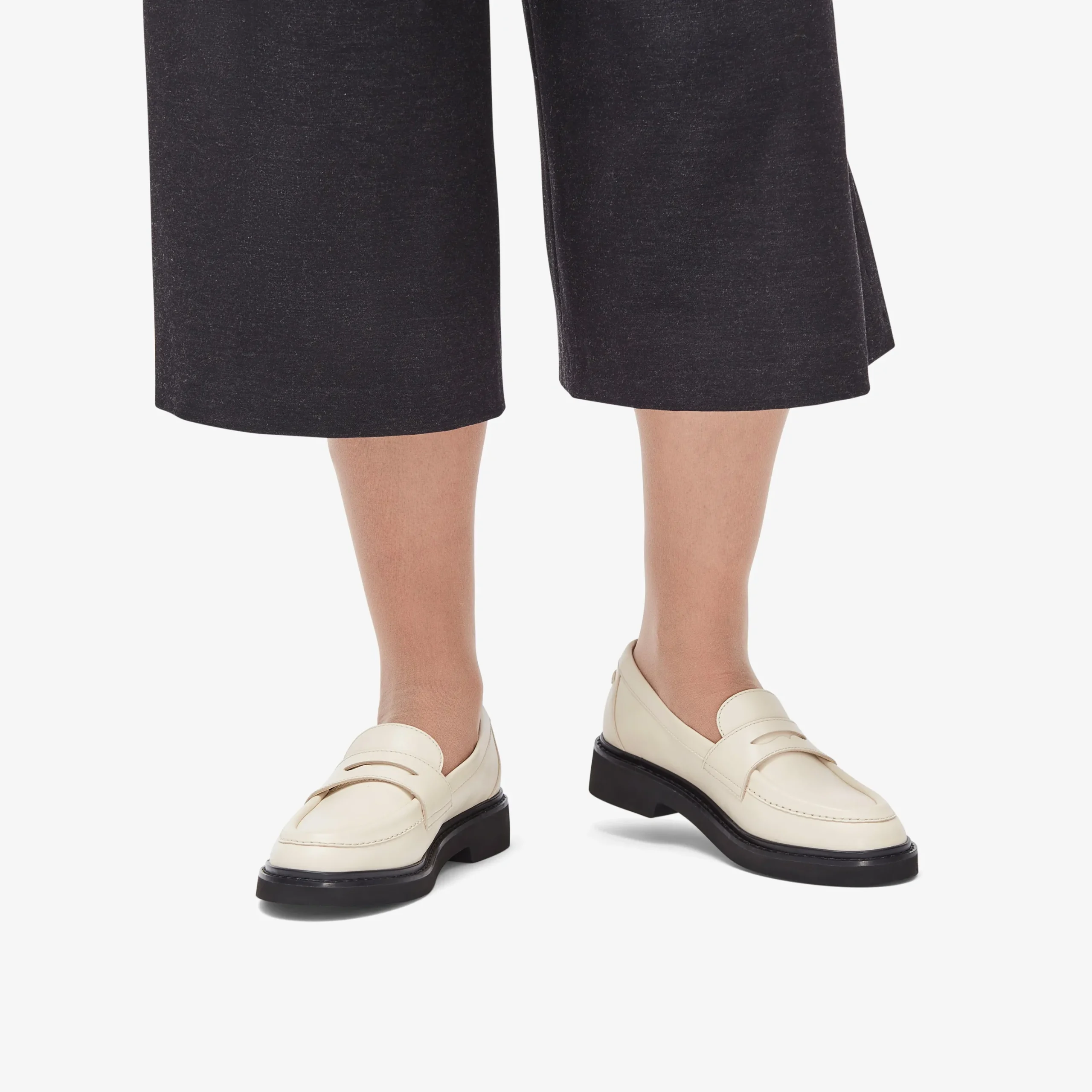 splend_edge_1-1.webp Clarks Splend Edge<Women Slip-Ons | Loafers & Oxfords