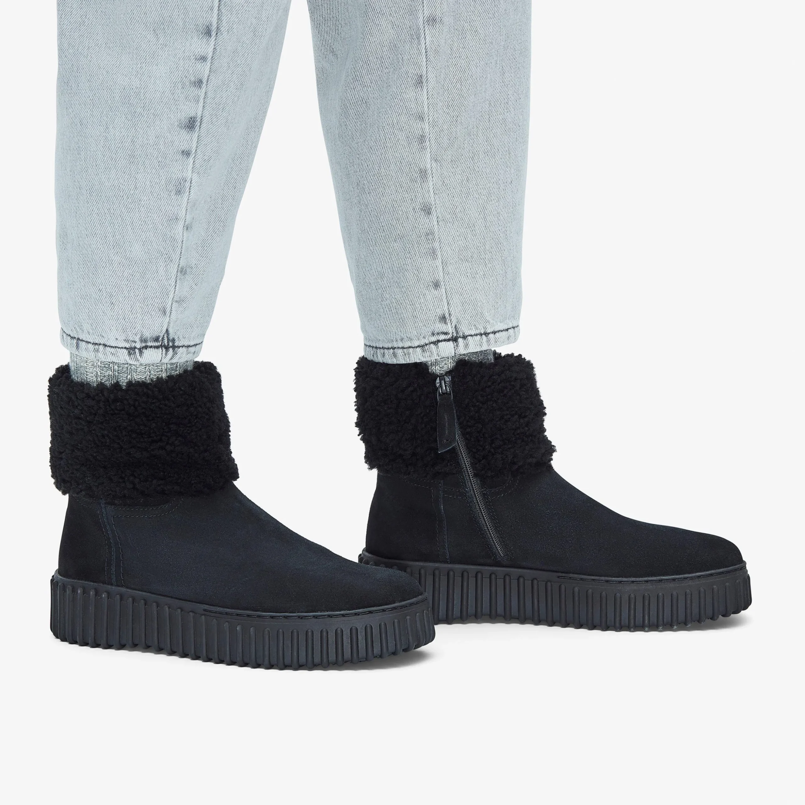 torhill_turn_3.webp Clarks Torhill Turn<Women Boots & Booties